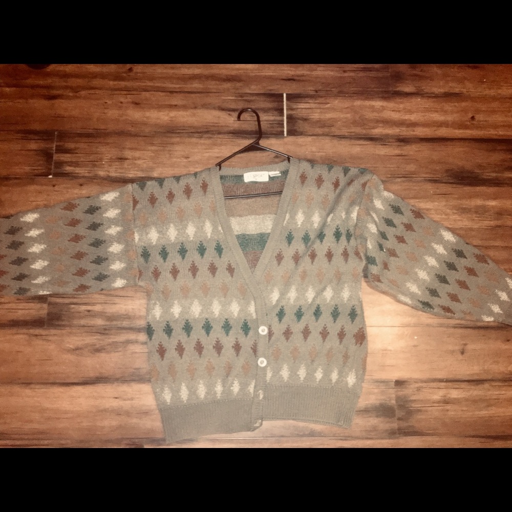 Vintage pullover sweater in like-new condition.